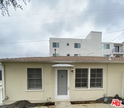 $1,990 | 5420 Alvern Circle, Unit D, Los Angeles, CA 90045