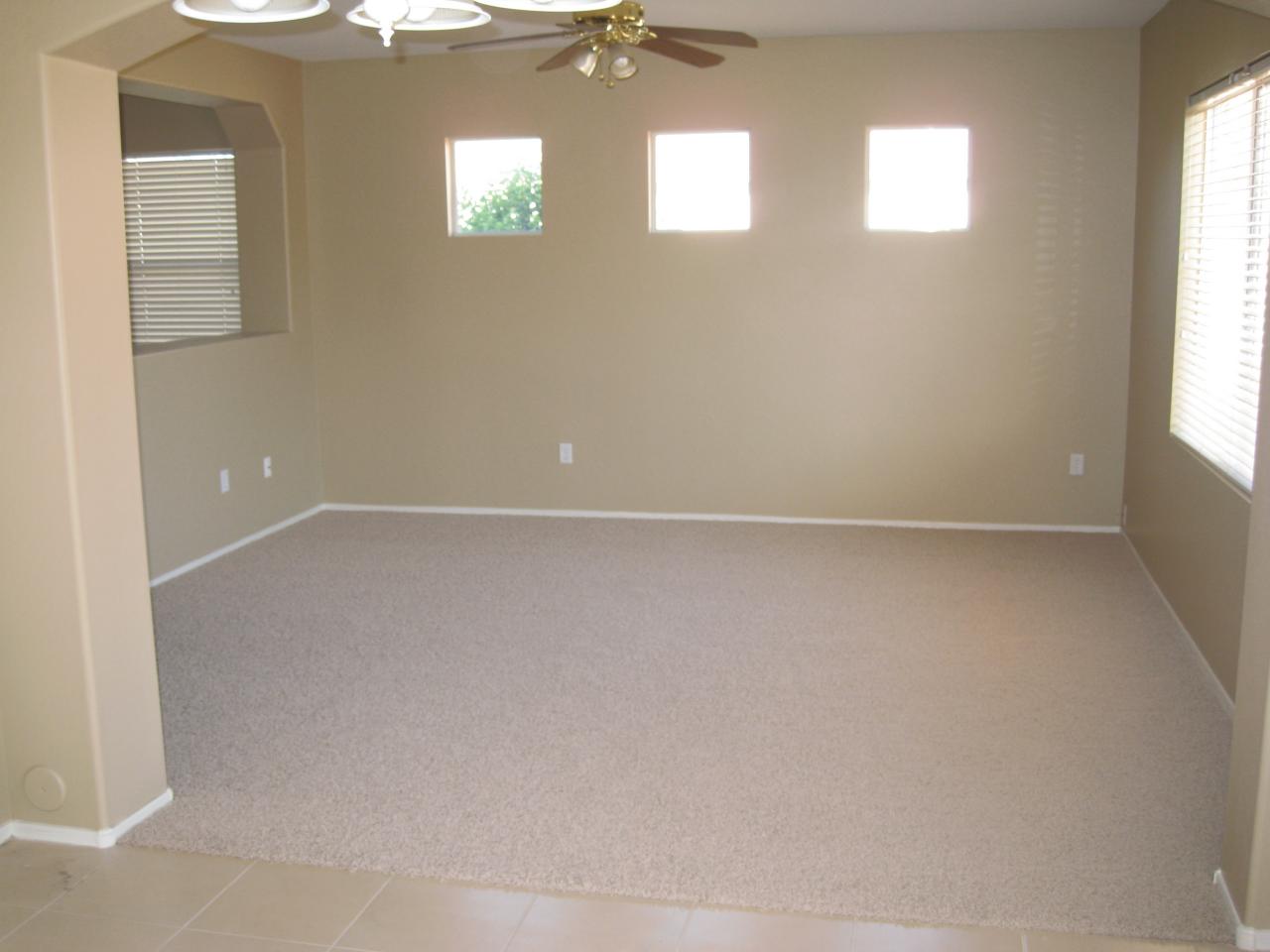 2594 East Del Rio Court Gilbert, AZ 85295 - Photo 5 of 10 Family Room