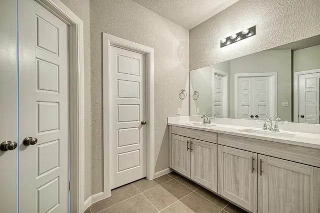 $1,950 | 7631 Europa Avenue, Round Rock, TX 78665