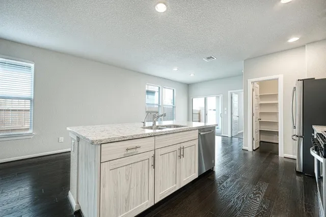 $1,950 | 7631 Europa Avenue, Round Rock, TX 78665