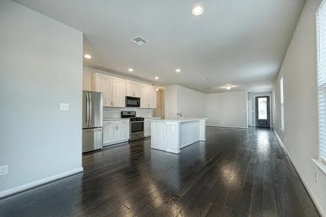 $1,950 | 7631 Europa Avenue, Round Rock, TX 78665