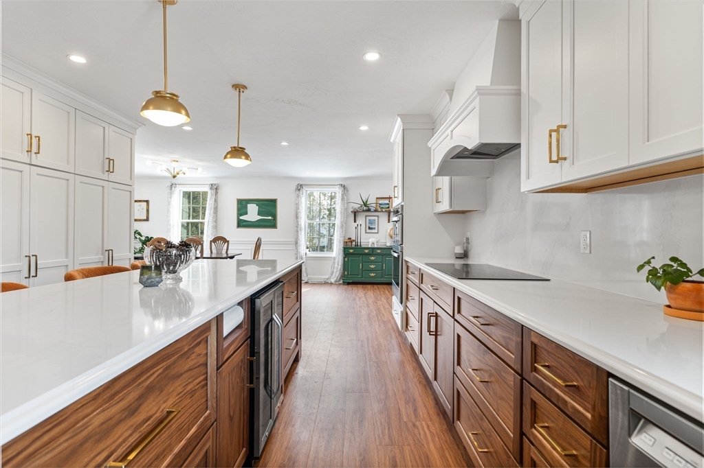 3 Independence Circle Beverly, MA 01915 - Photo 5 of 31 a kitchen with lots of counter top space