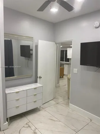 $2,100 | 2242 Polk Street, Unit 2, Hollywood, FL 33020