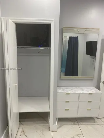 $2,100 | 2242 Polk Street, Unit 2, Hollywood, FL 33020