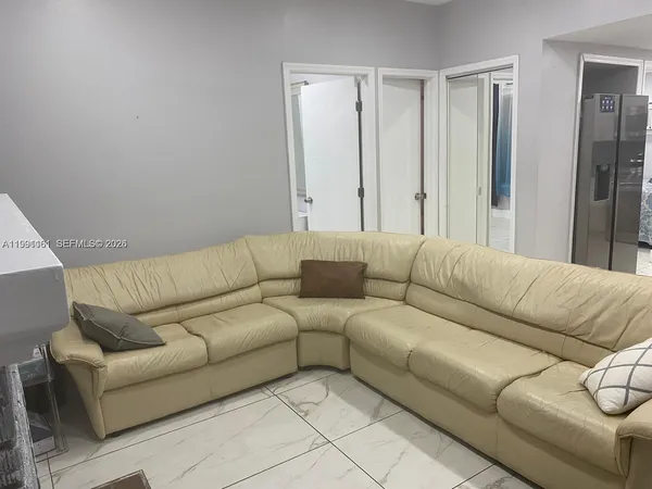 $2,100 | 2242 Polk Street, Unit 2, Hollywood, FL 33020