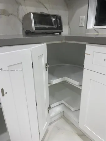 $2,100 | 2242 Polk Street, Unit 2, Hollywood, FL 33020