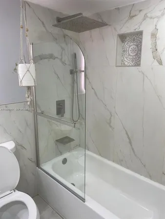 $2,100 | 2242 Polk Street, Unit 2, Hollywood, FL 33020