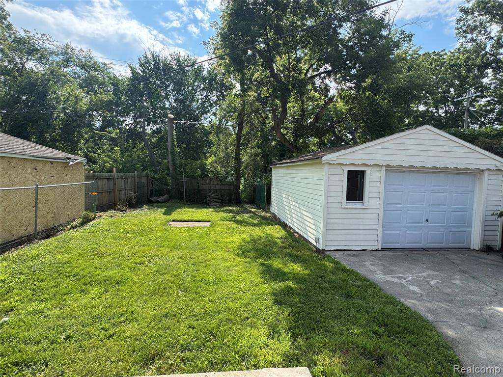 18517 Burt Road Detroit, MI 48219 - Photo 22 of 23