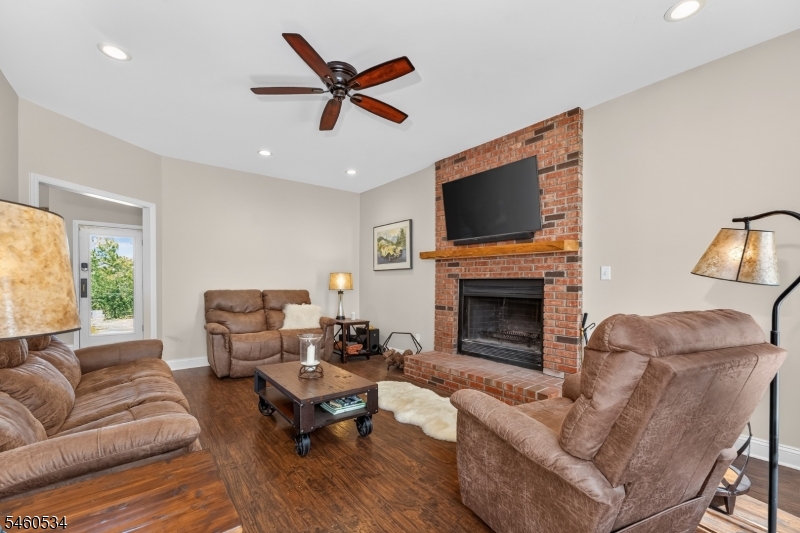 6 Pinewood Road Milford, NJ 08848 - Photo 8 of 48 Gallery Image 8