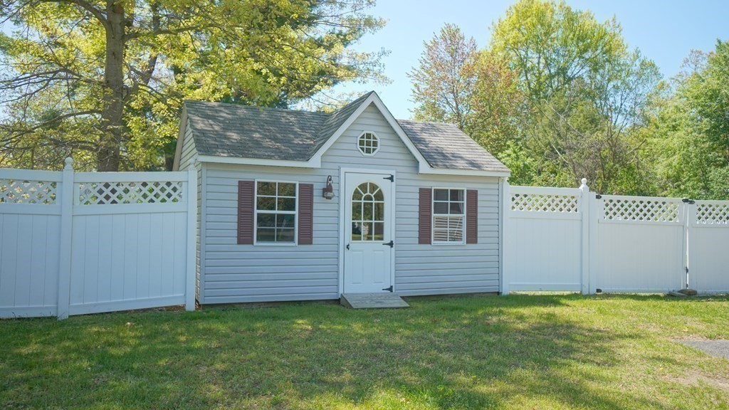 245 Fair Oak Road Springfield, MA 01128 - Photo 37 of 37 a house view with a garden space