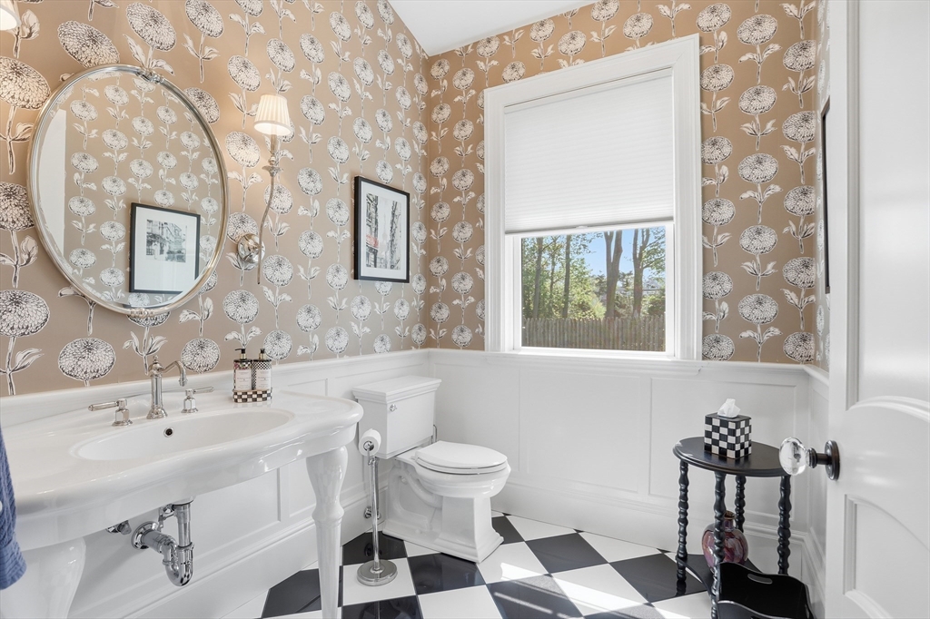 21 Fletcher Road Bedford, MA 01730 - Photo 13 of 38