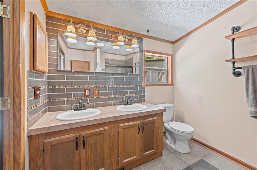 8898 Albany Road Orrick, MO 64077 - Photo 38 of 61 Gallery Image 38