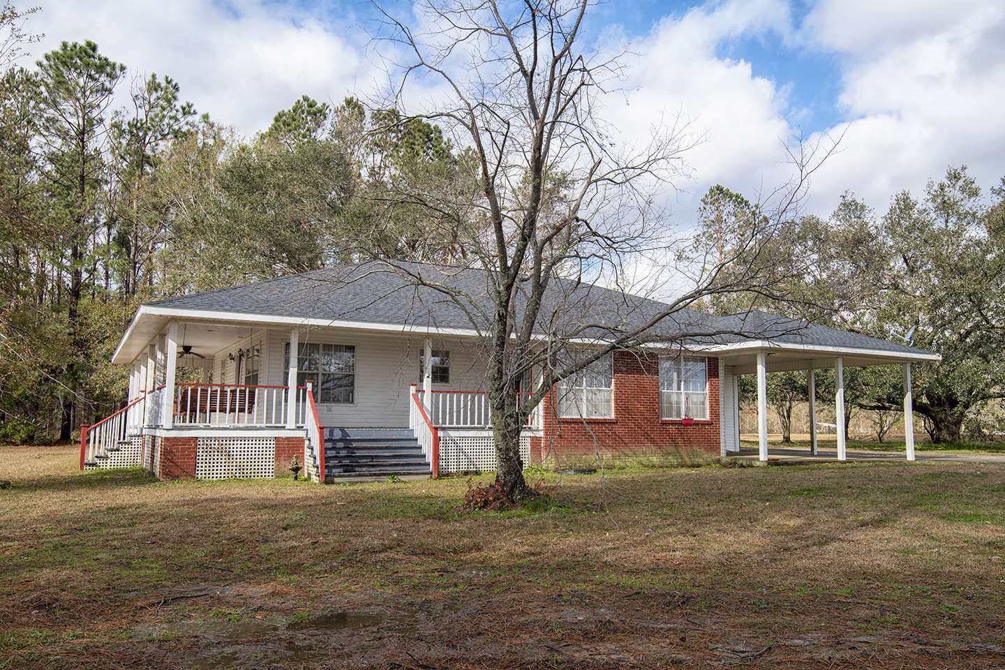 16677 Thompson Road Loxley, AL 36551 - Photo 7 of 31 Carport side