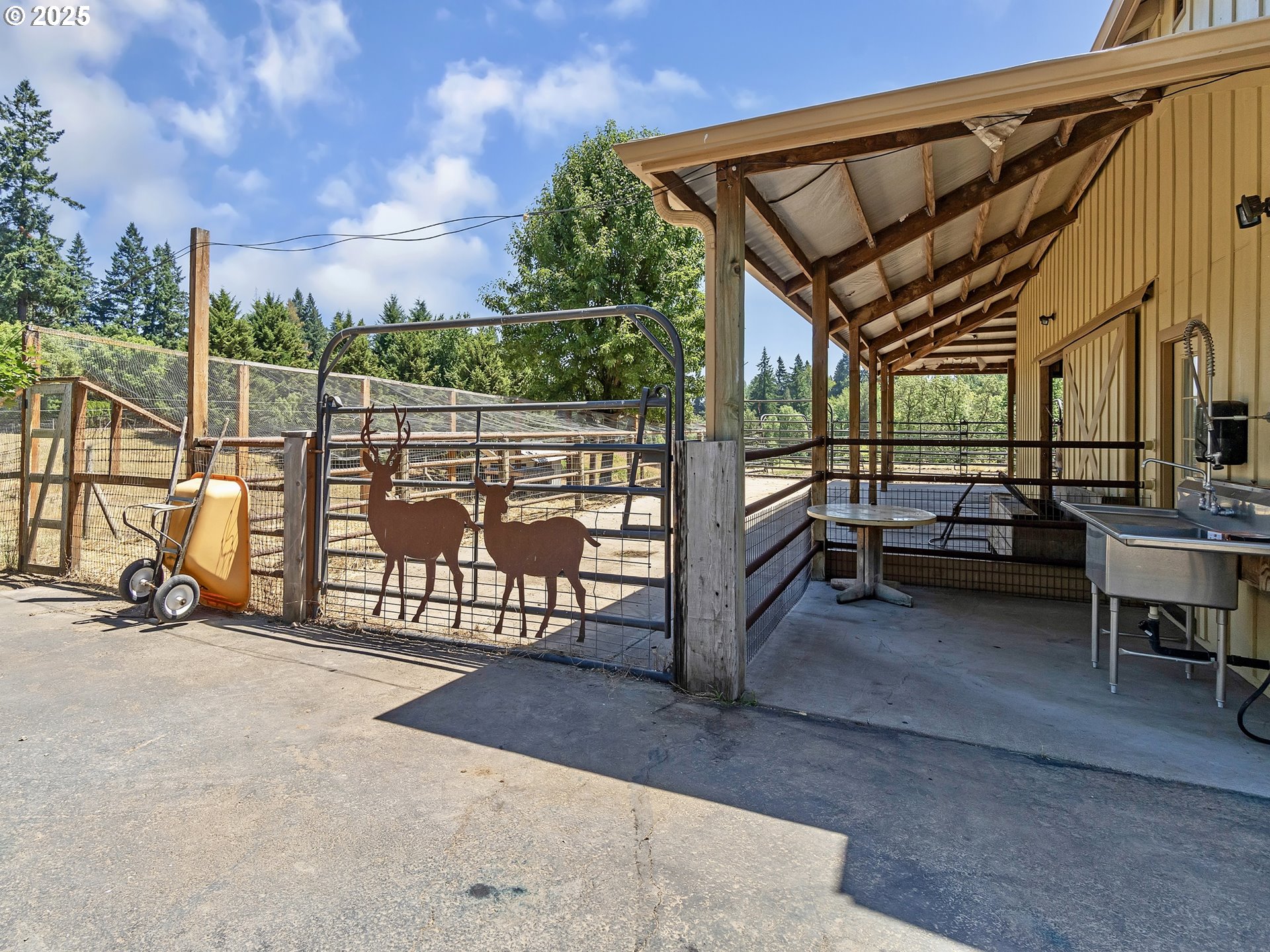 13424 Ehlen Road Northeast Aurora, OR 97002 - Photo 46 of 48 a view of a couches in the roof deck