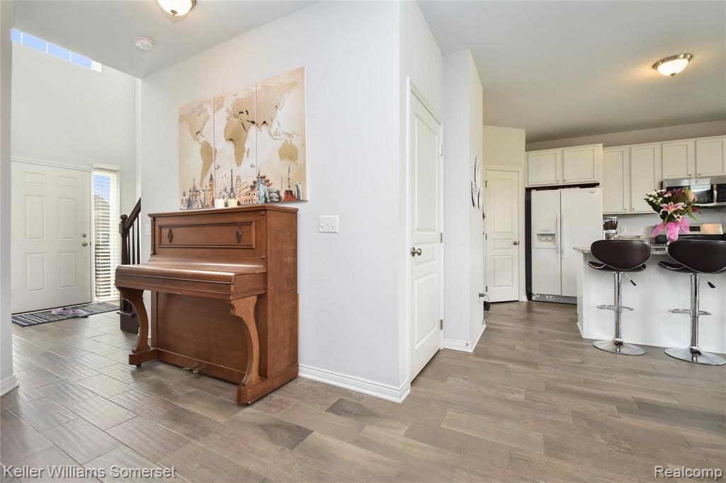 3240 Fantail Drive Rochester Hills, MI 48309 - Photo 8 of 47