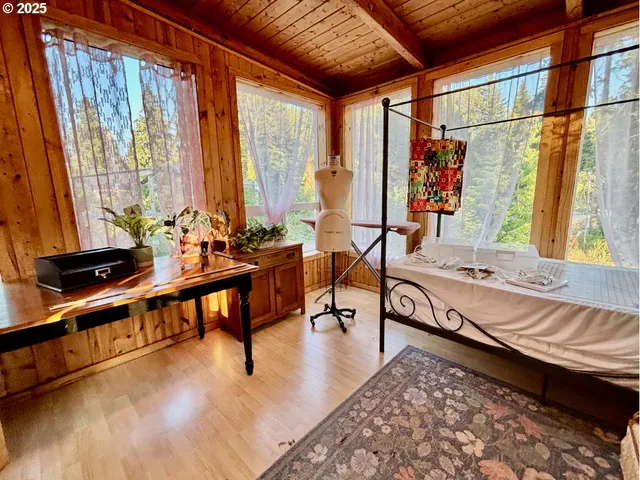 $349,000 | 44989 McKenzie Highway, Leaburg, OR 97489