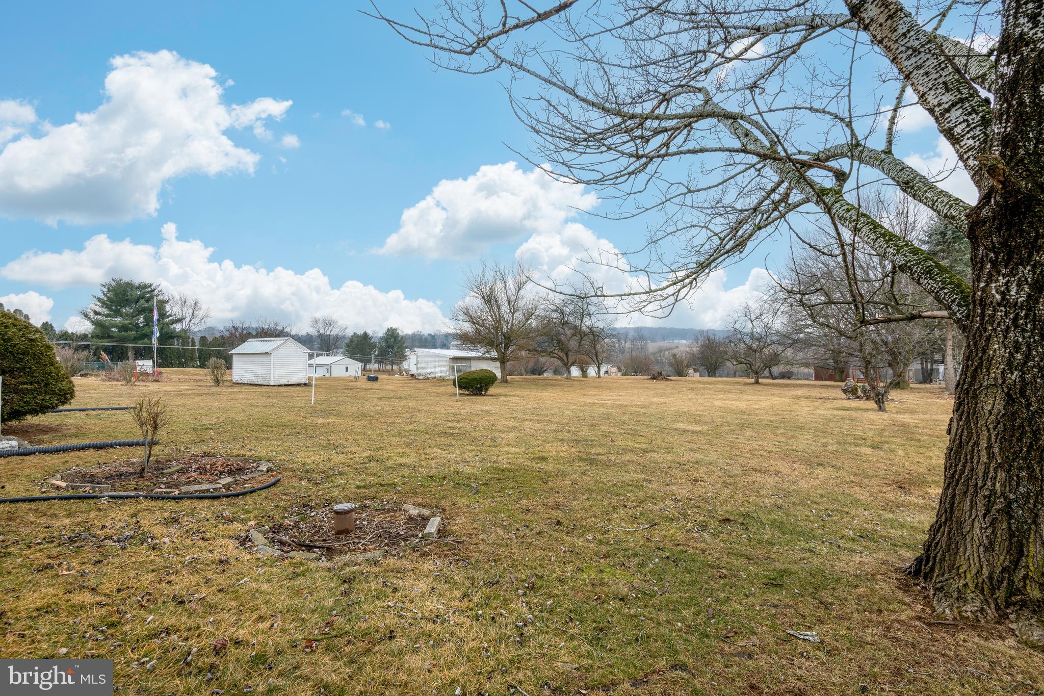 89 Deep Run Road Myerstown, PA 17067 - Photo 5 of 35 Large, level yard
