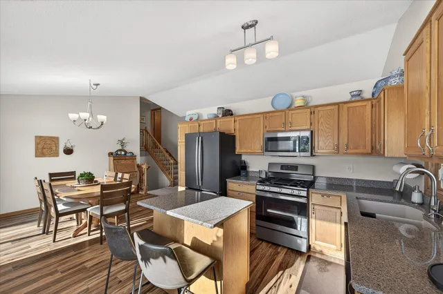 $435,000 | 9141 Sierra Road, Woodbury, MN 55125