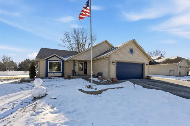 $435,000 | 9141 Sierra Road, Woodbury, MN 55125