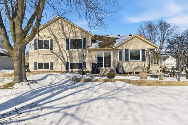 $435,000 | 9141 Sierra Road, Woodbury, MN 55125