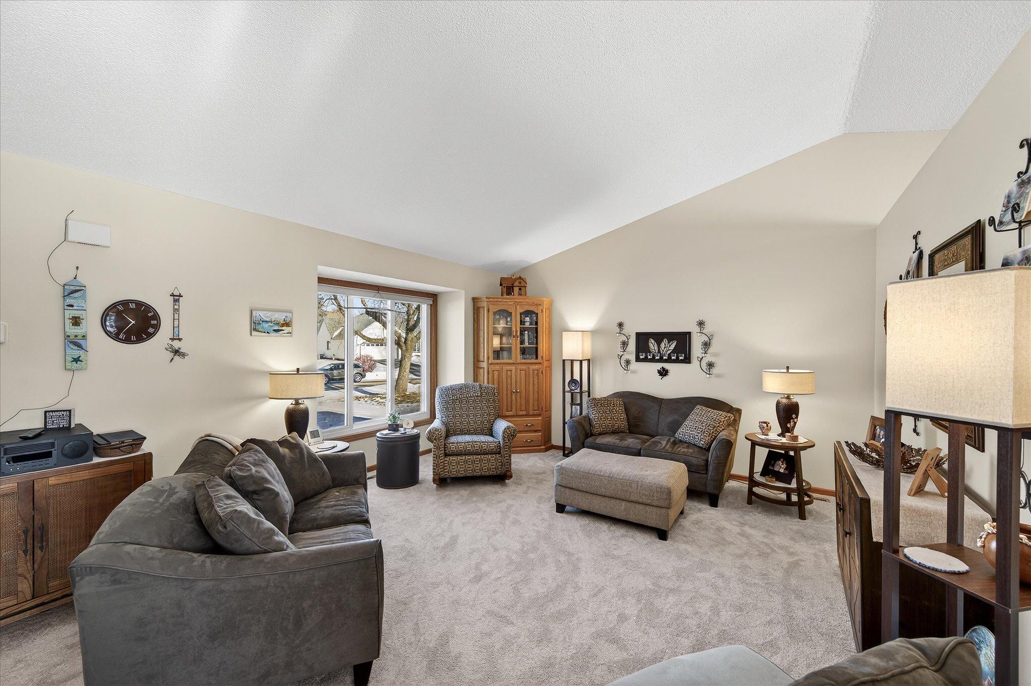 9141 Sierra Road Woodbury, MN 55125 - Photo 6 of 24