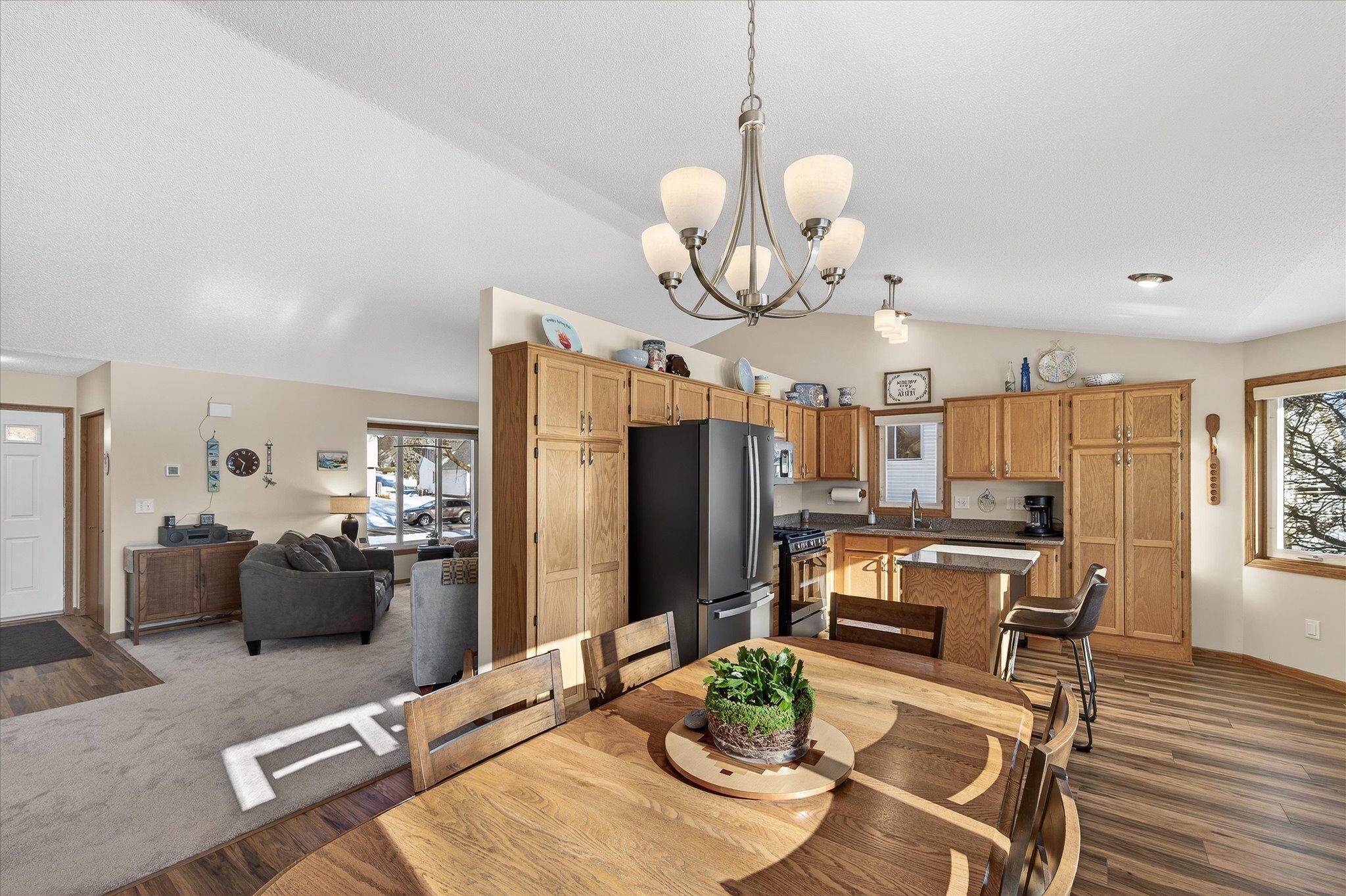 9141 Sierra Road Woodbury, MN 55125 - Photo 9 of 24