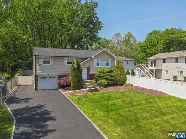 $889,000 | 743 Wood Avenue, Edison, NJ 08820