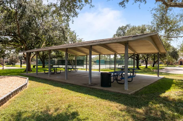 $629,000 | 2408 Sawgrass Court, League City, TX 77573