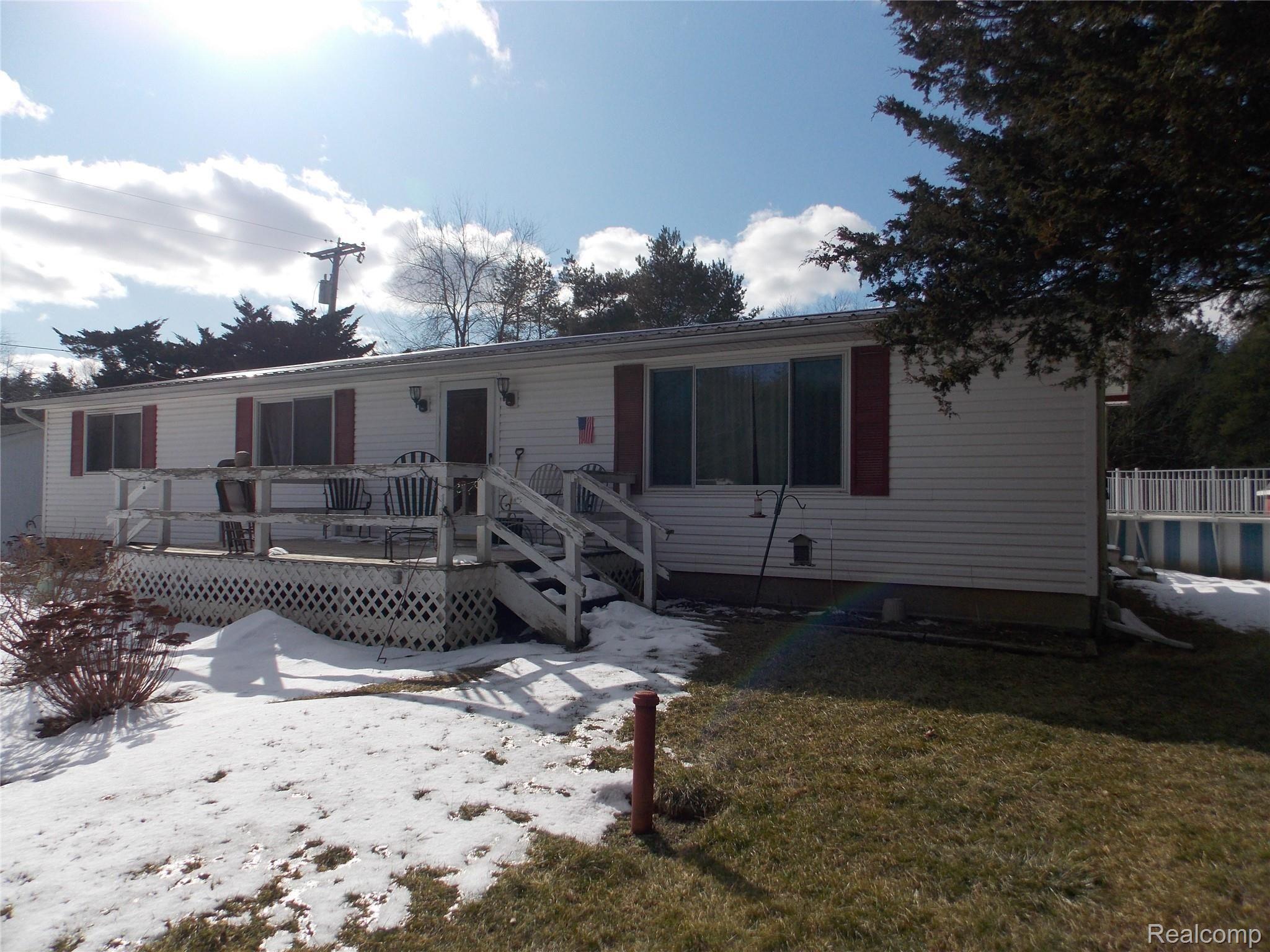 629 North Wilder Road Lapeer, MI 48446 - Photo 1 of 19 DSCN3513.JPG