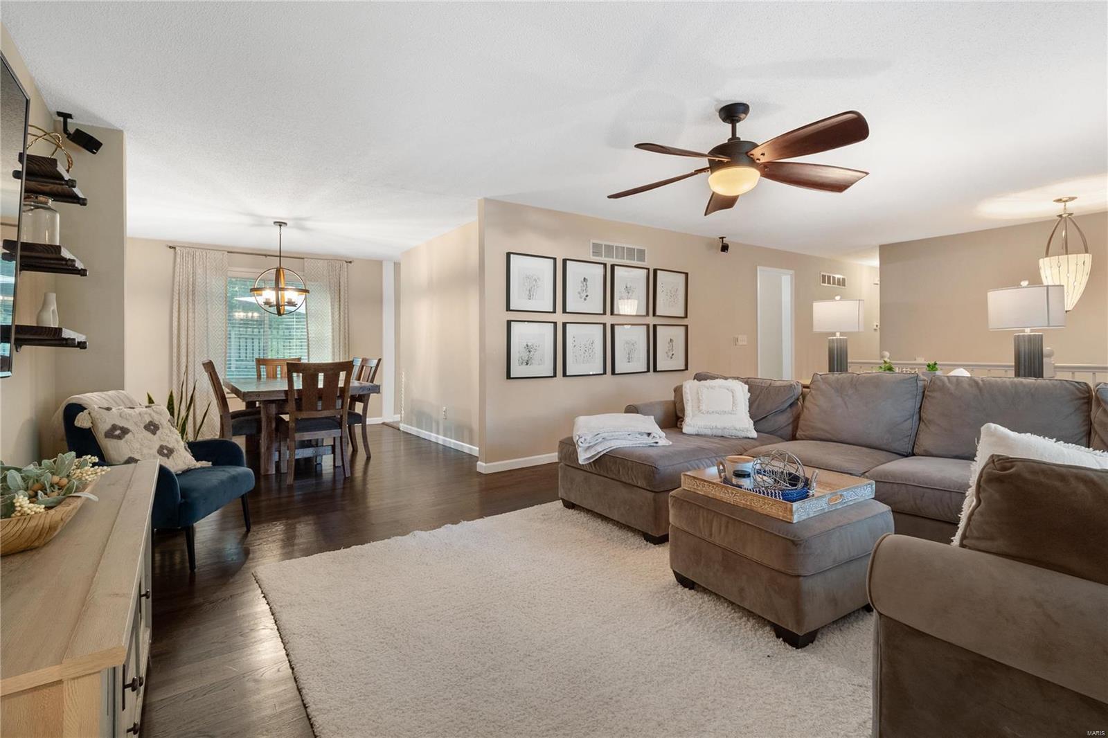 11664 Chieftain Drive St. Louis, MO 63146 - Photo 3 of 40