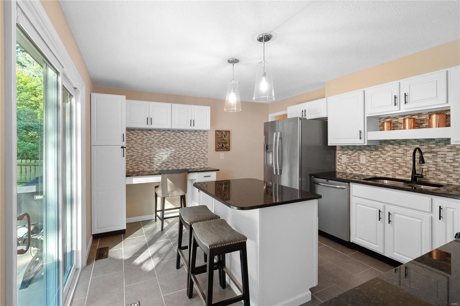 11664 Chieftain Drive St. Louis, MO 63146 - Photo 7 of 40