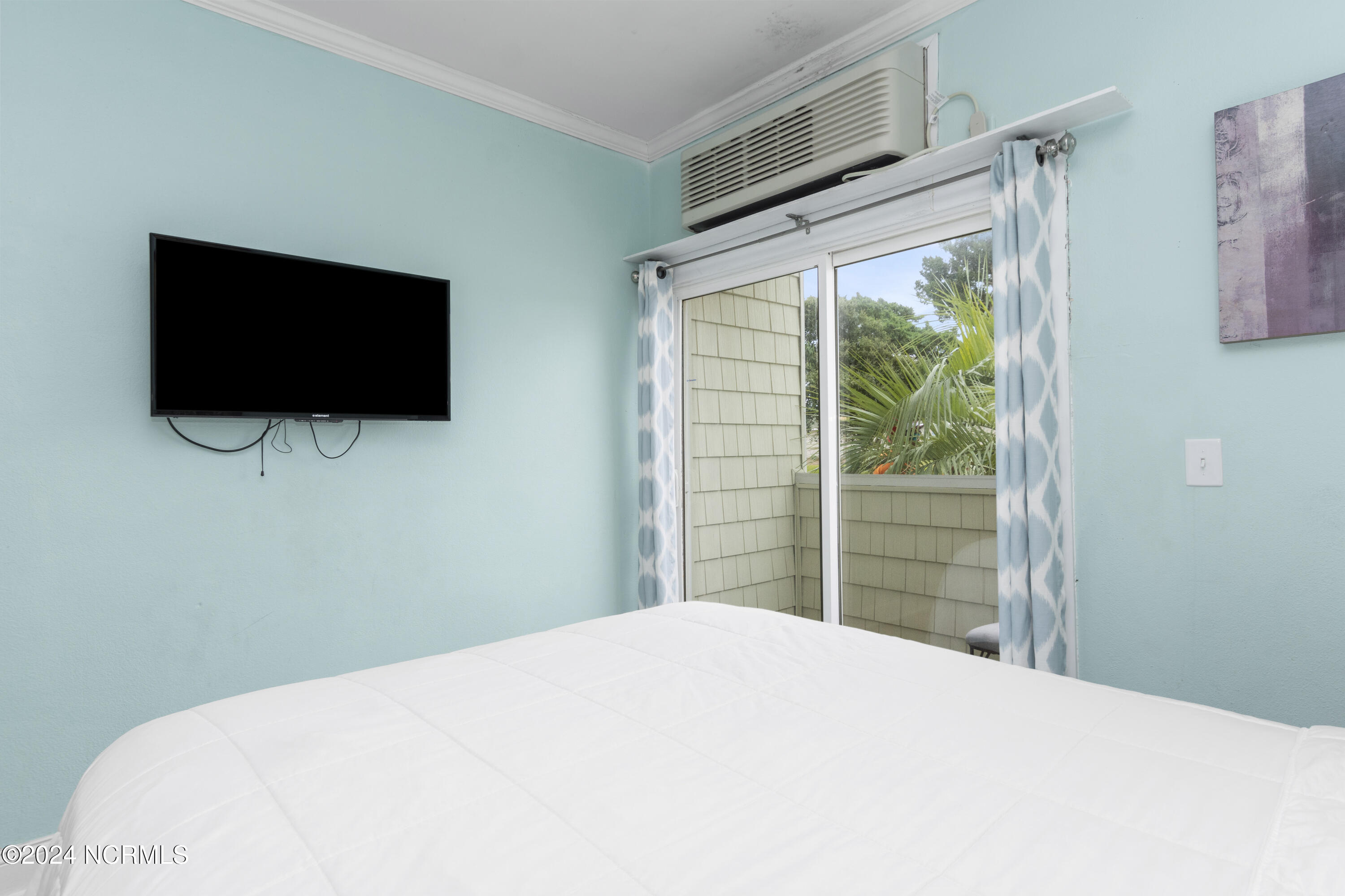 602 West Fort Macon Road, Unit 139 Atlantic Beach, NC 28512 - Photo 13 of 29 PalmSuites-139-10-29-24-010