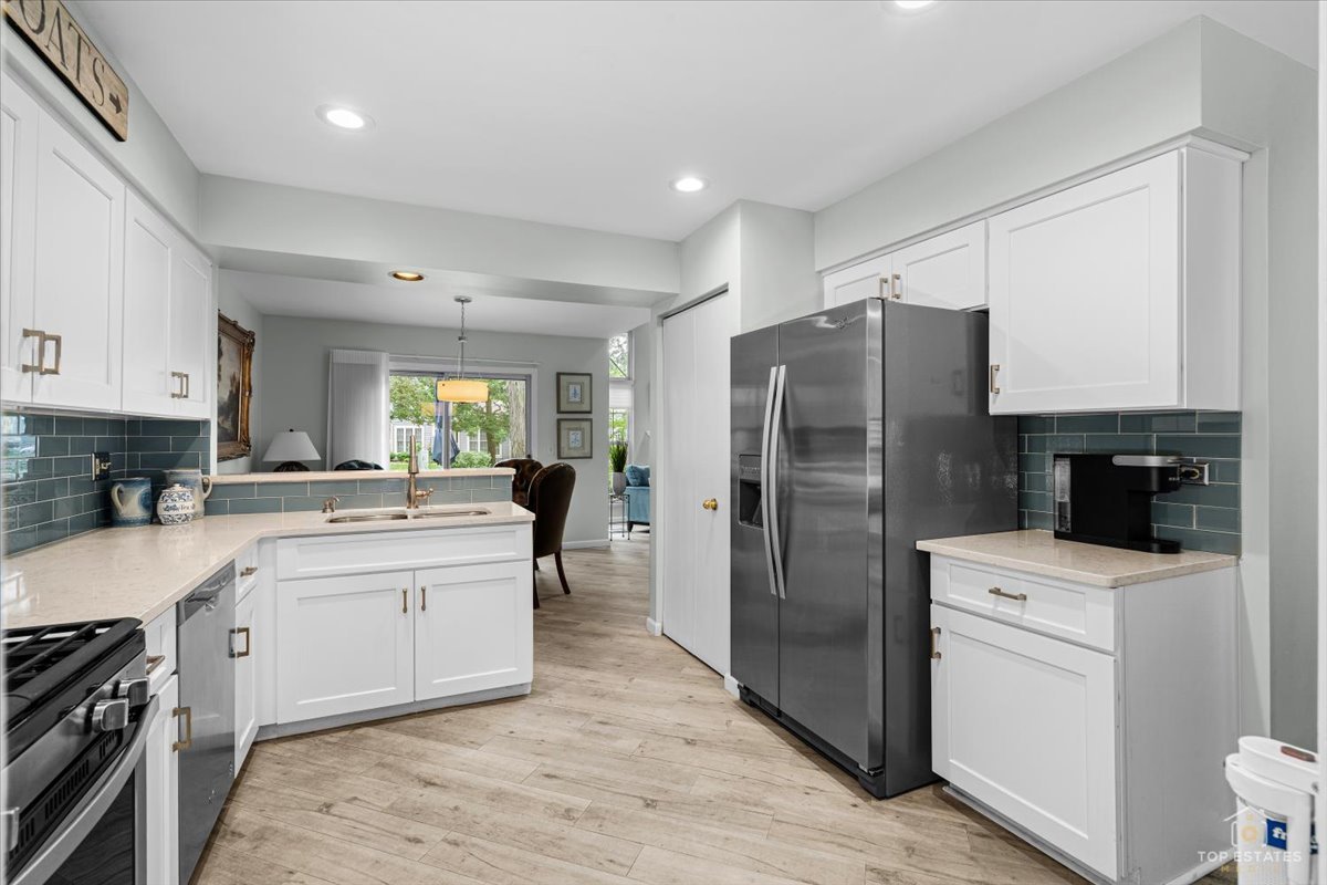 1143 Coldspring Road Elgin, IL 60120 - Photo 11 of 26