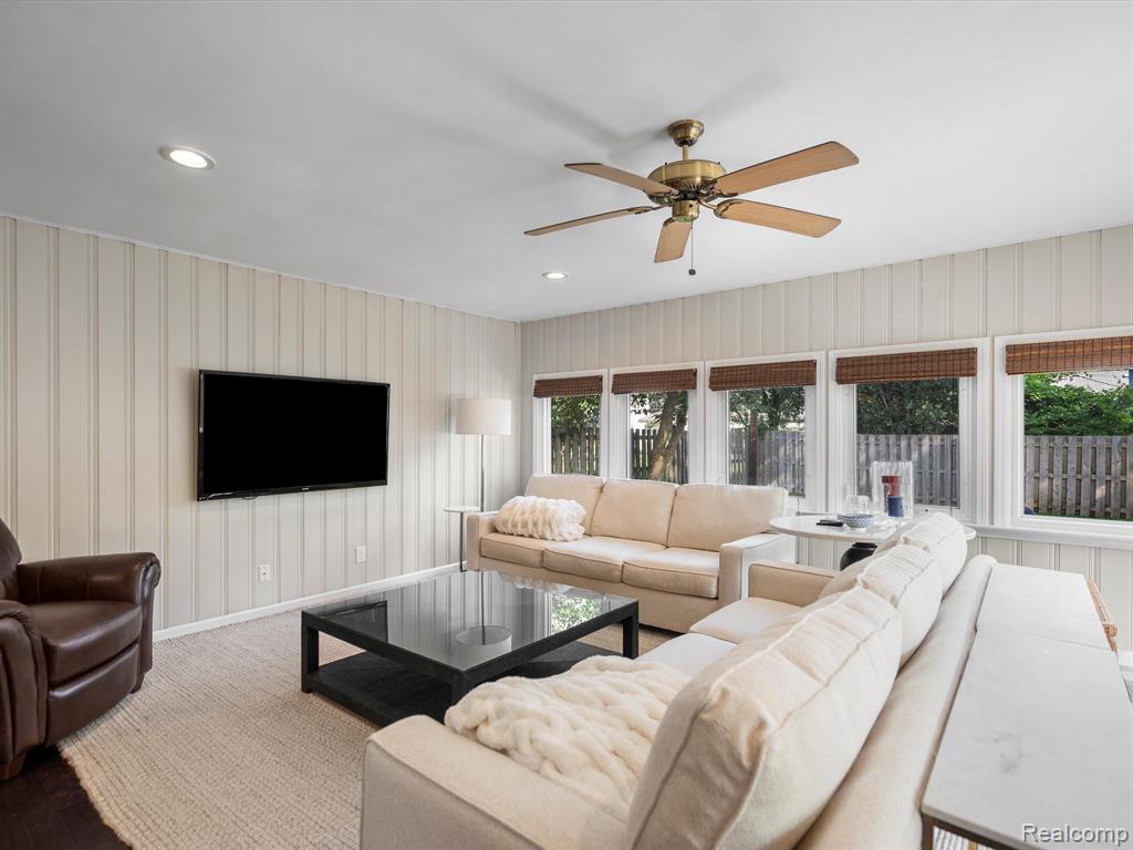 4420 Samoset Road Royal Oak, MI 48073 - Photo 17 of 40