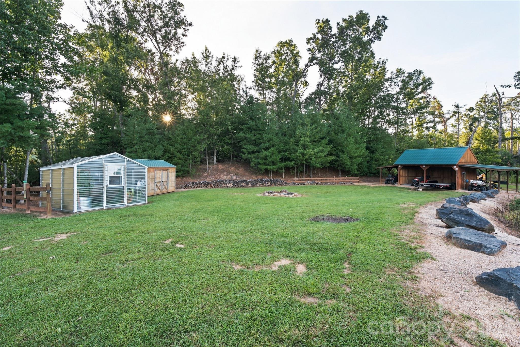 237 Murdock Road Bakersville, NC 28705 - Photo 30 of 35 Gallery Image 30