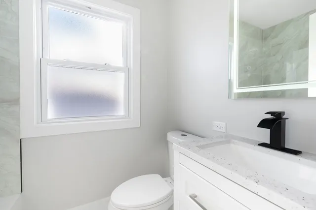 $379,000 | 9633 South Yale Avenue, Chicago, IL 60628