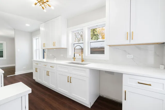 $379,000 | 9633 South Yale Avenue, Chicago, IL 60628