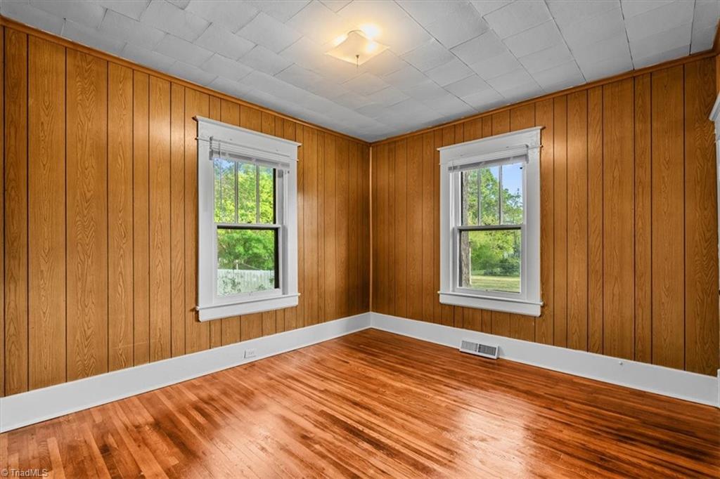 408 Hodgin Street High Point, NC 27262 - Photo 18 of 27
