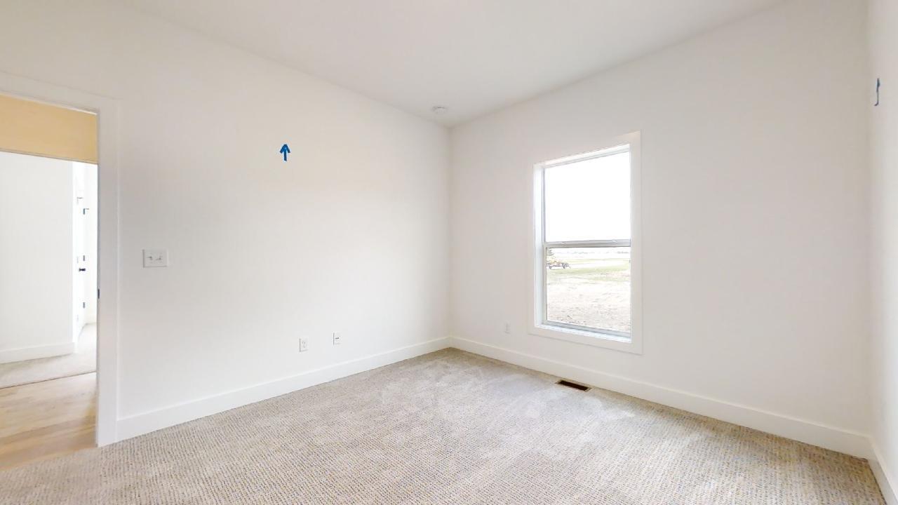 3910 Bay Circle Champaign, IL 61822 - Photo 29 of 49 an empty room with a window