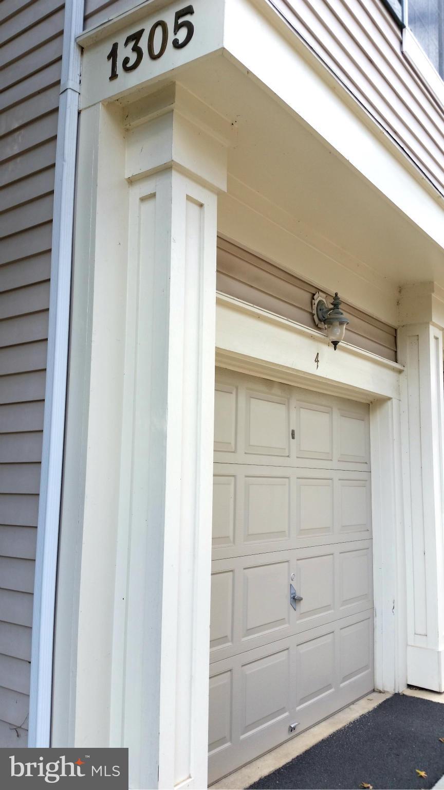 1305 Windleaf Drive, Unit G Reston, VA 20194 - Photo 4 of 27 Exterior (Front)