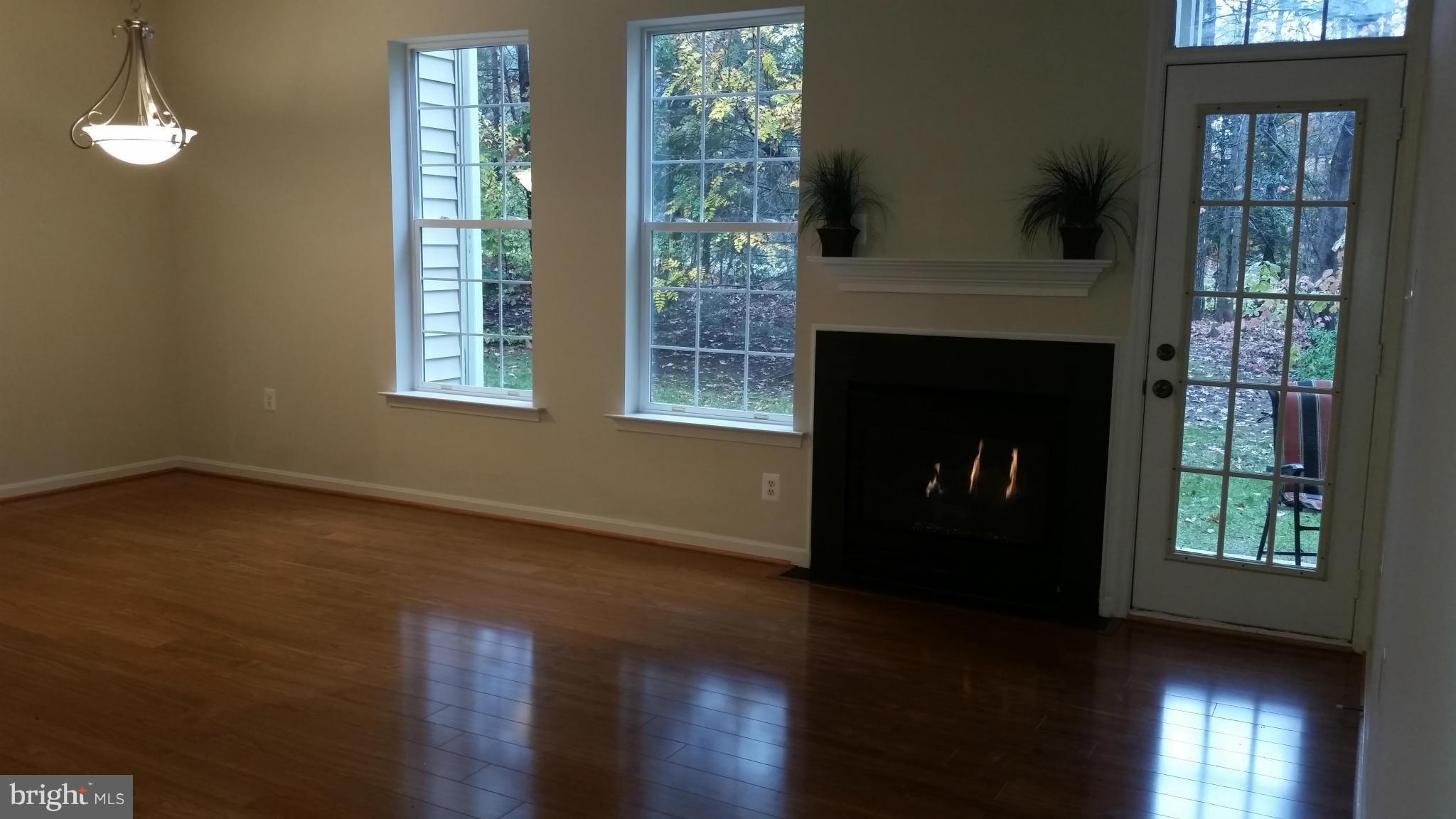 1305 Windleaf Drive, Unit G Reston, VA 20194 - Photo 8 of 27 Living Room/Dining Room