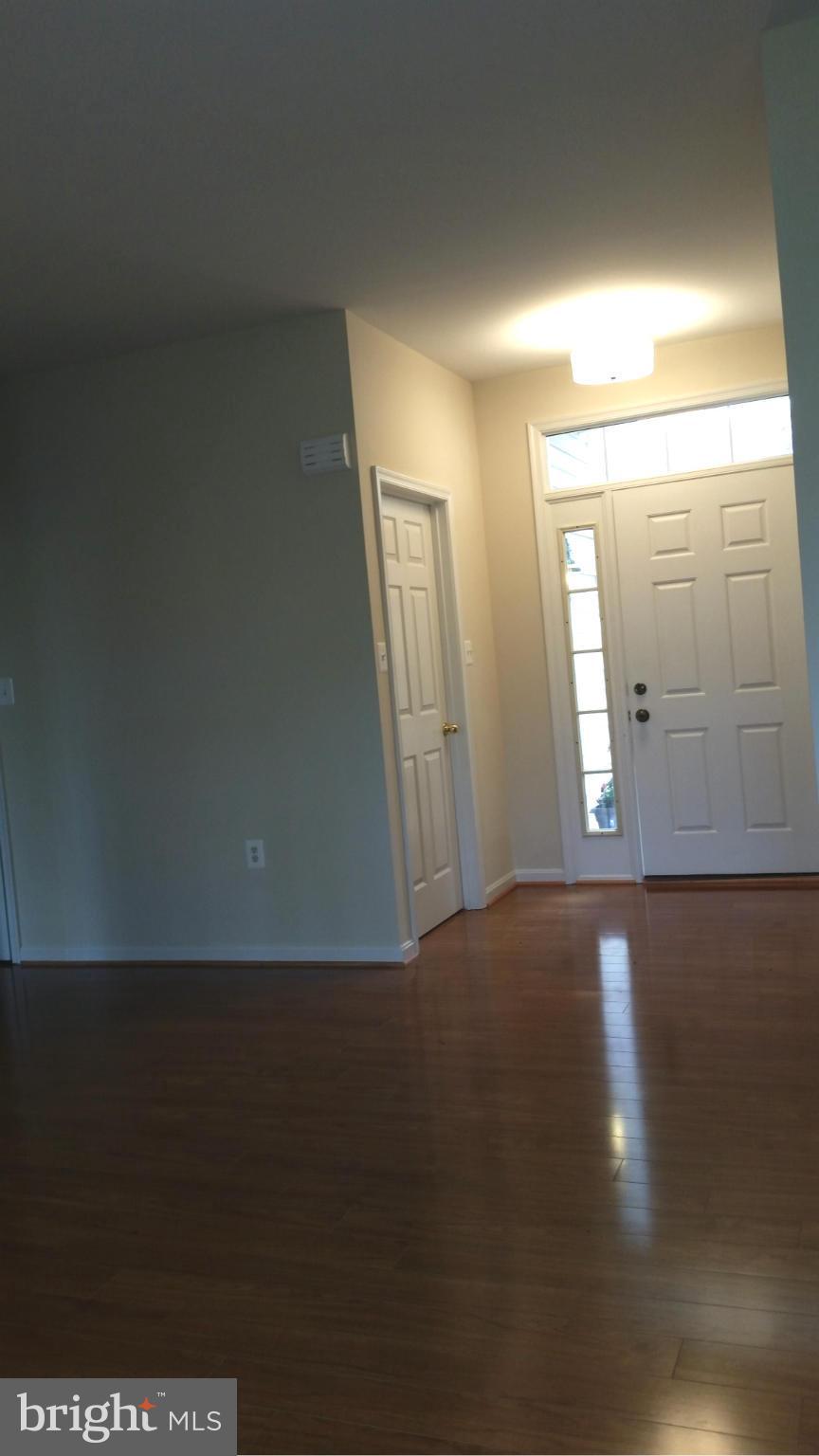 1305 Windleaf Drive, Unit G Reston, VA 20194 - Photo 10 of 27 Entry/Foyer