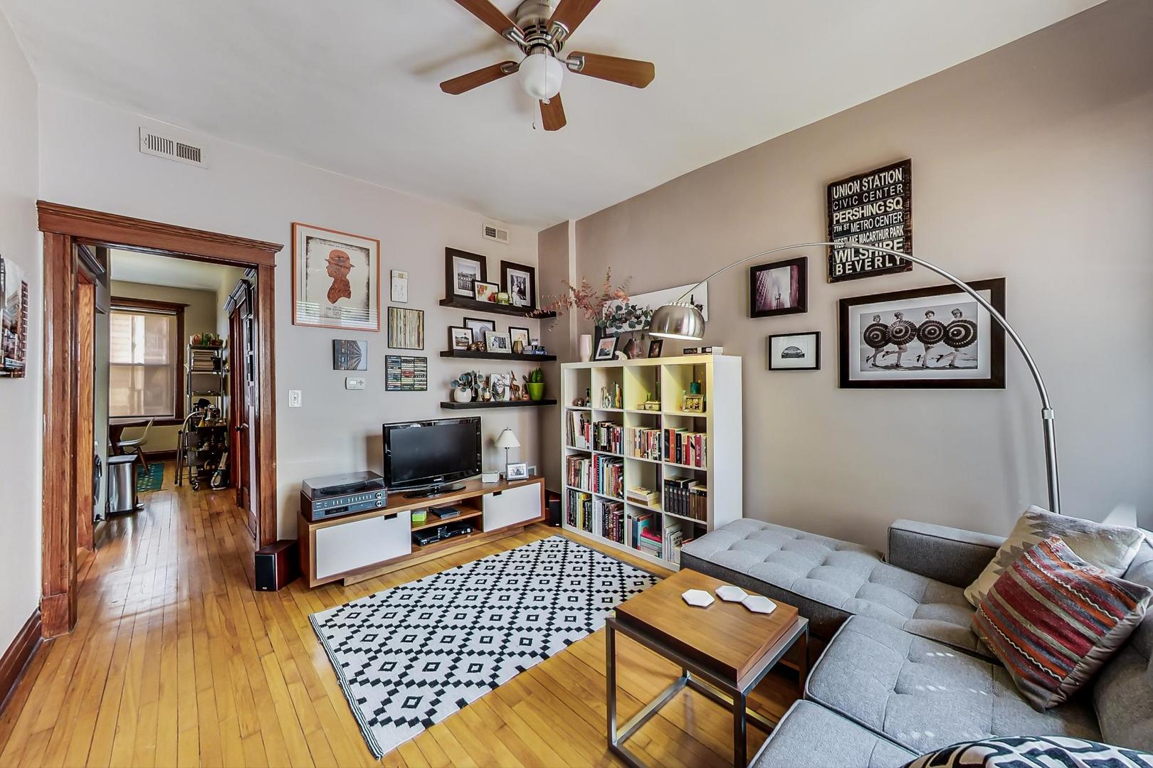 2638 West Rice Street, Unit 1N Chicago, IL 60622 - Photo 3 of 10