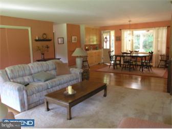 191 Hadfield Road Downingtown, PA 19335 - Photo 8 of 11 Living Room