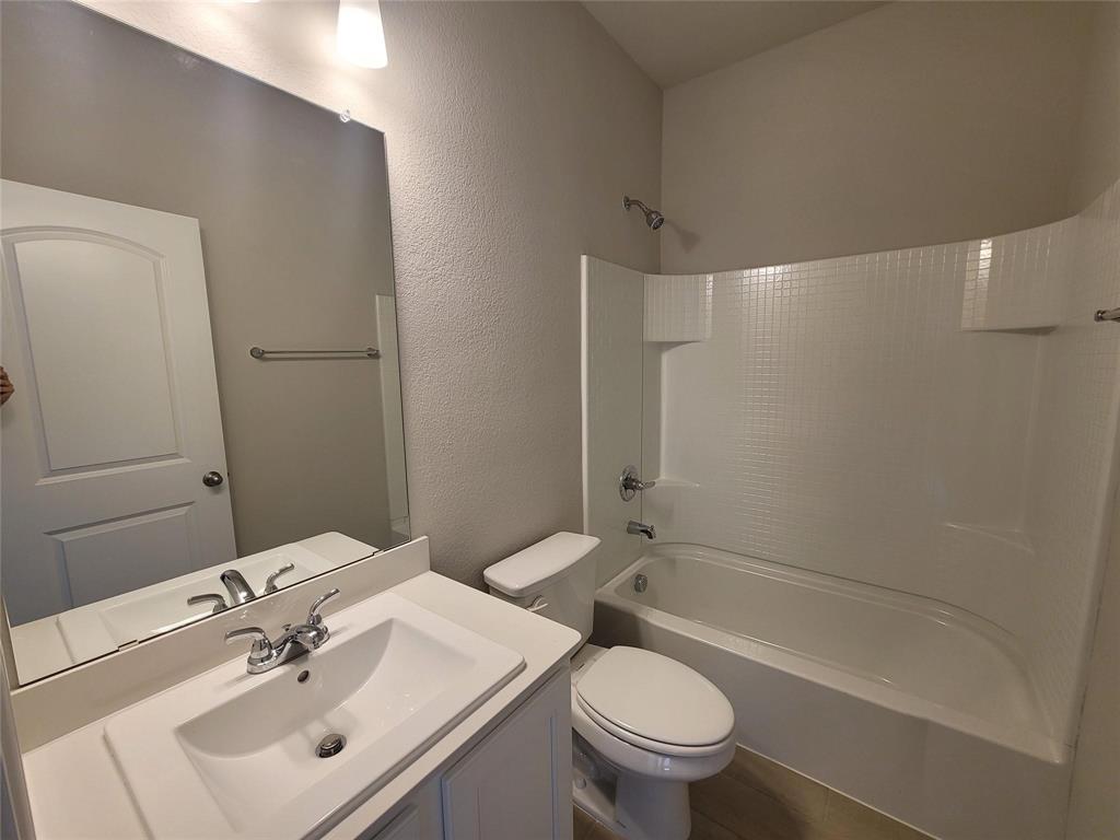 933 Ravenwood Lane Van Alstyne, TX 75495 - Photo 15 of 18