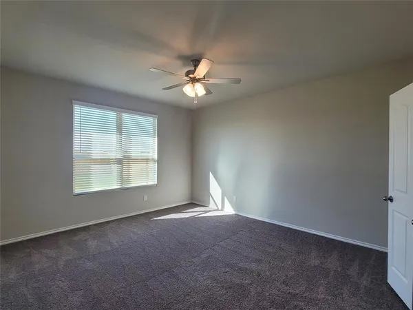 $2,149 | 933 Ravenwood Lane, Van Alstyne, TX 75495