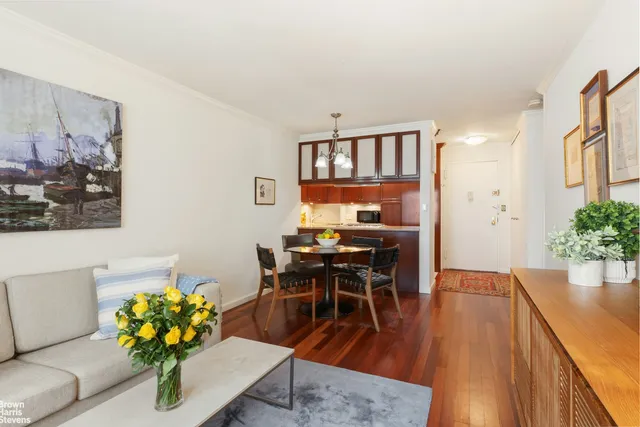 $625,000 | 301 East 22nd Street, Unit 7S | Gramercy