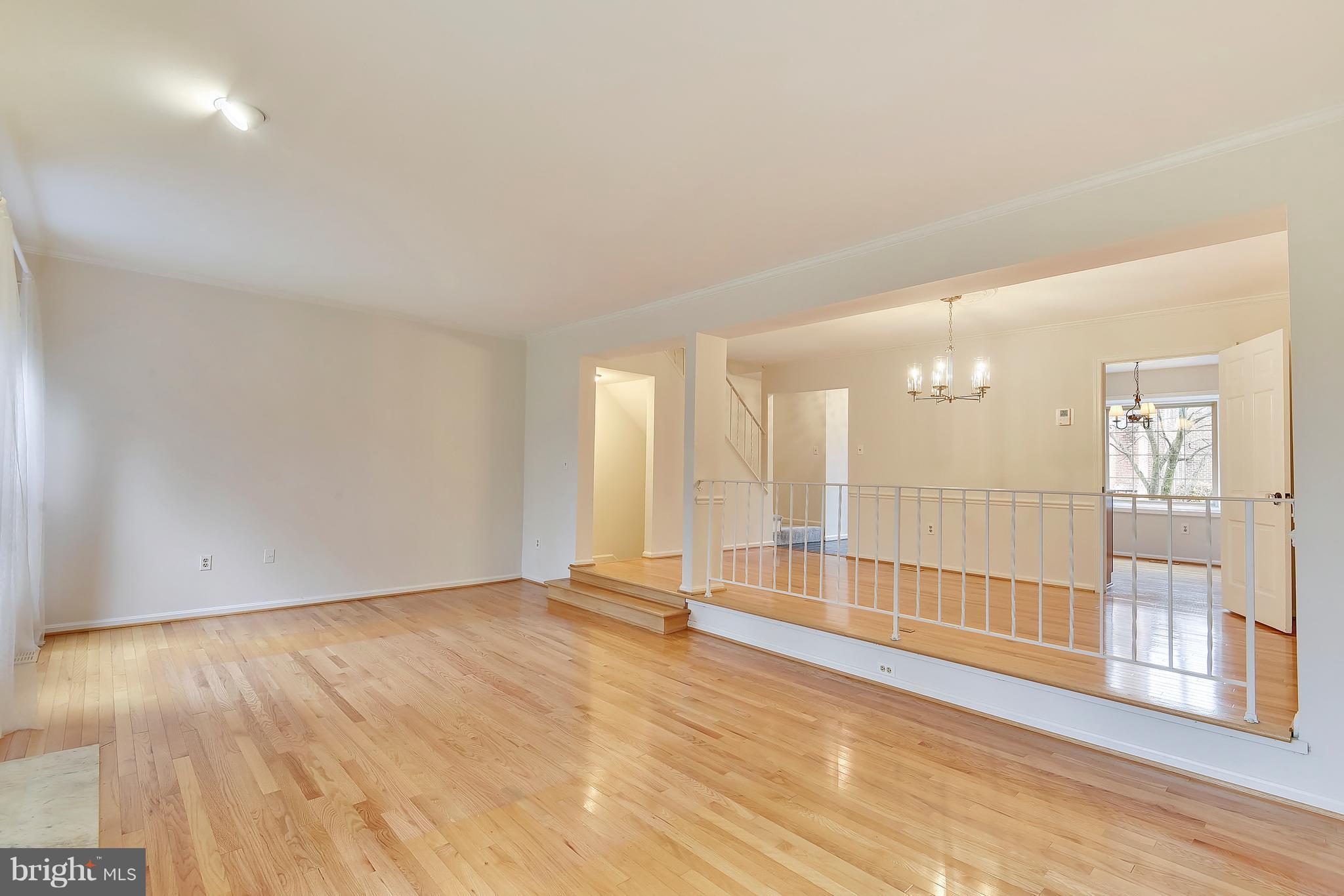 7220 Greentree Road Bethesda, MD 20817 - Photo 11 of 30 Living Room