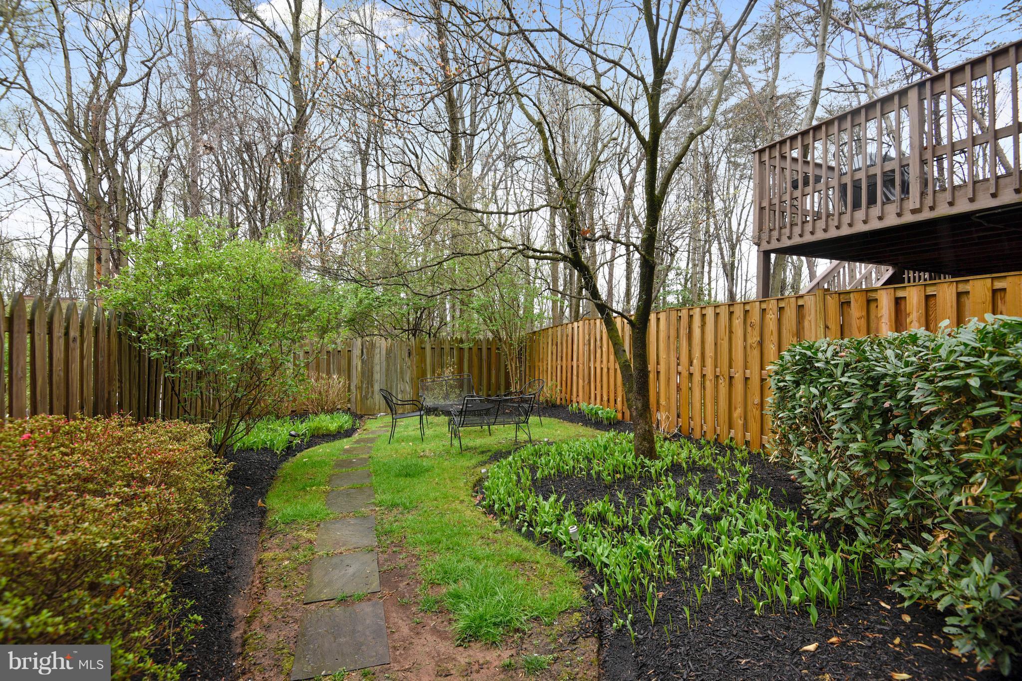 7220 Greentree Road Bethesda, MD 20817 - Photo 29 of 30 Exterior (Rear)