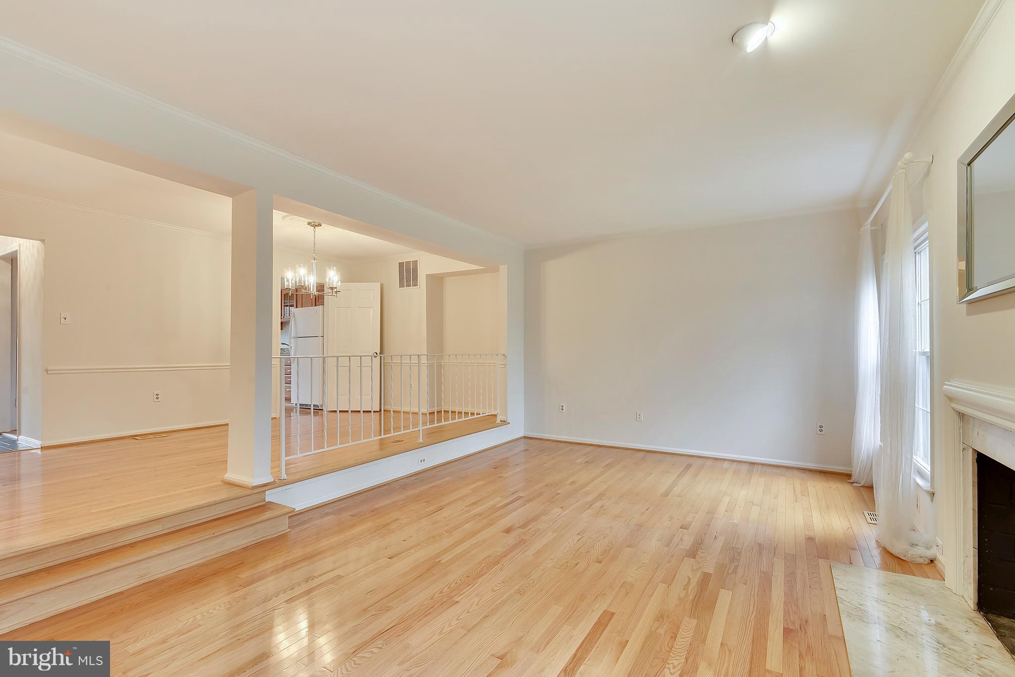 7220 Greentree Road Bethesda, MD 20817 - Photo 10 of 30 Living Room